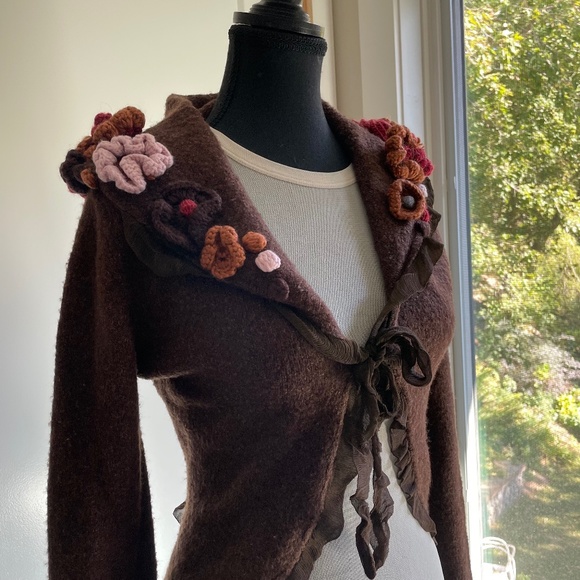 Front tie wrap sweater with collar - Picture 2 of 11